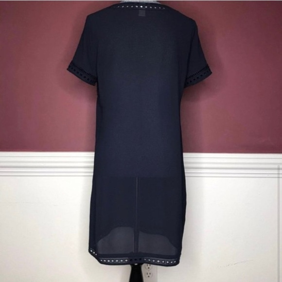H&M navy blue embroidered eyelet coverup
Size 8 great condition - Picture 3 of 3